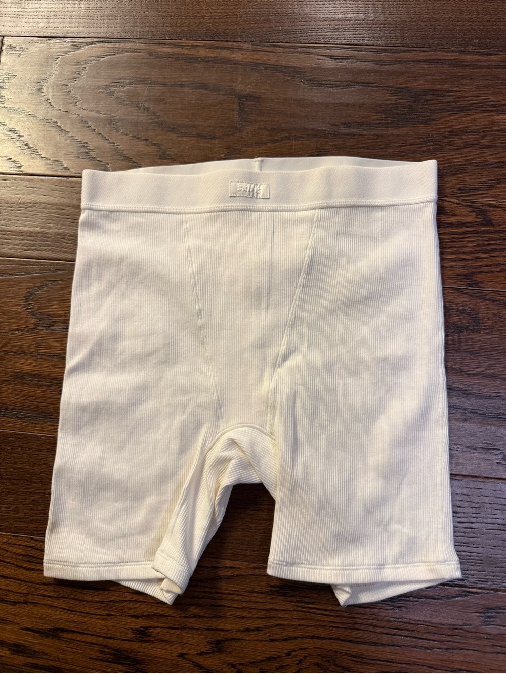 Men’s Skims medium Cream Ribbed Bike Shorts under layer like new